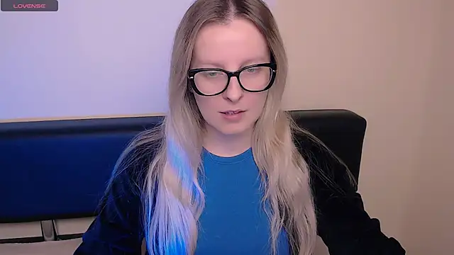 AllaLeomz online show from October 30, 2025, 7:54 am