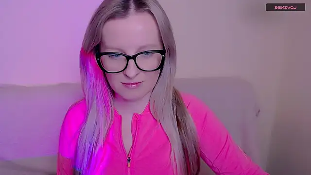 AllaLeomz online show from January 17, 2026, 12:32 pm