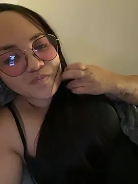 antoniamiller69 online show from November 7, 2025, 2:33 am