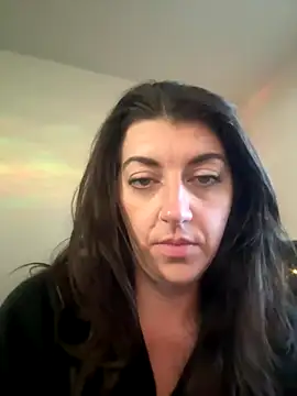 Bambieyez4 online show from October 16, 2025, 12:33 am