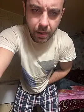 AndyLynn online show from November 12, 2025, 3:51 am