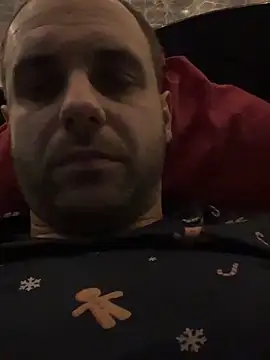 AndyLynn online show from November 28, 2025, 5:48 pm