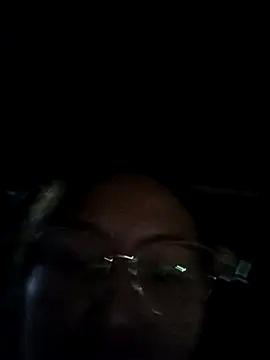 Snapshot of Neferet22 chatting on November 4, 2025, 12:21 am Neferet22 online show from November 4, 2025, 12:21 am