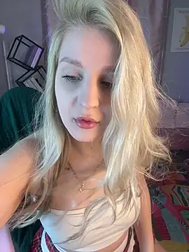 Snapshot of cold_blondie chatting on June 13, 2026, 5:27 am cold blondie online show from June 13, 2026, 5:27 am