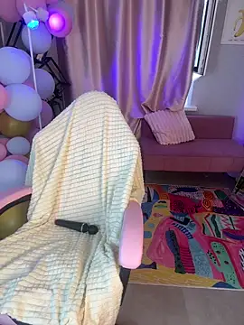 Snapshot of cold_blondie chatting on June 20, 2026, 5:43 am cold blondie online show from June 20, 2026, 5:43 am
