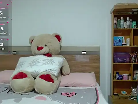 18 girl online show from October 16, 2025, 2:34 am