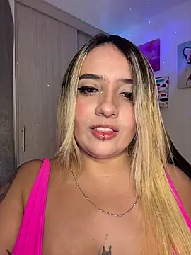  Ninasanz online show from April 18, 2026, 3:32 am