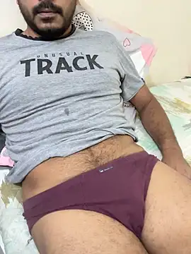 Handsome8677 online show from October 27, 2025, 7:12 am