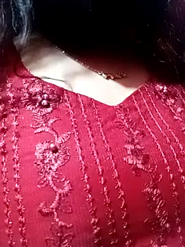 Snapshot of Porimoni22 chatting on October 24, 2025, 4:31 am Porimoni22 online show from October 24, 2025, 4:31 am