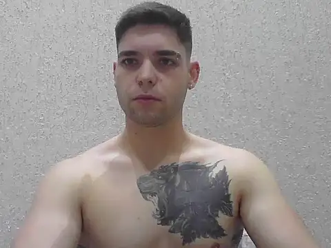 Zure-xxx online show from March 6, 2026, 9:33 pm