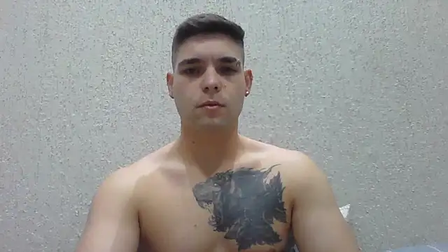 Snapshot of Zure-xxx chatting on June 17, 2026, 7:26 pm Zure-xxx online show from June 17, 2026, 7:26 pm