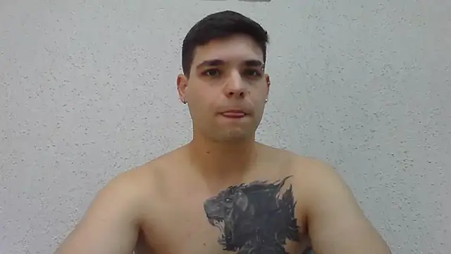 Snapshot of Zure-xxx chatting on July 6, 2026, 7:27 pm Zure-xxx online show from July 6, 2026, 7:27 pm