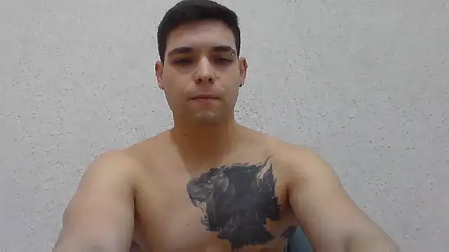 Snapshot of Zure-xxx chatting on July 12, 2026, 10:45 pm Zure-xxx online show from July 12, 2026, 10:45 pm