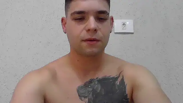 Snapshot of Zure-xxx chatting on July 27, 2026, 2:29 am Zure-xxx online show from July 27, 2026, 2:29 am
