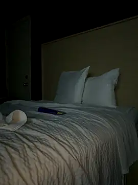 sissy diorcd online show from November 19, 2025, 10:04 am