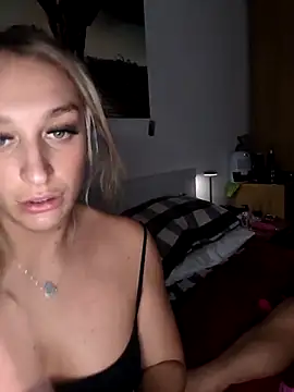 xx spiceycouple xx online show from March 29, 2026, 8:09 pm