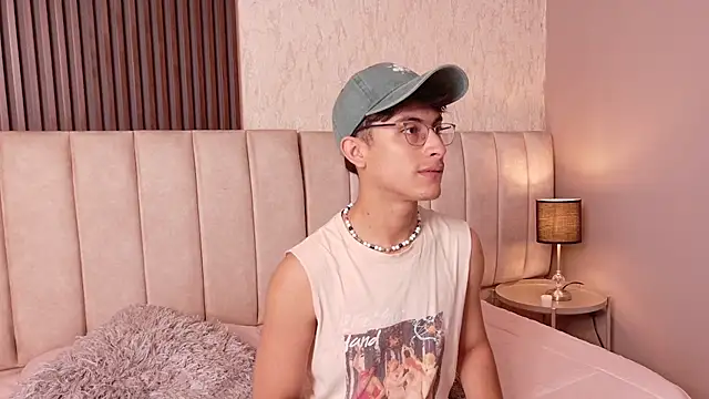 Aaron Eze online show from January 8, 2026, 8:11 pm