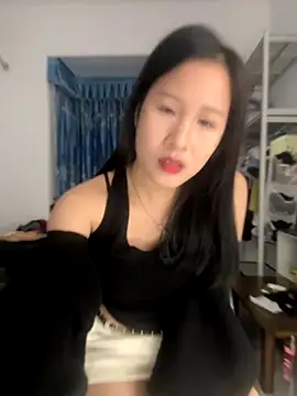 littlesluttycat online show from November 29, 2025, 4:21 pm