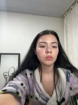 Snapshot of Midori_rosse chatting on May 15, 2026, 11:23 pm Midori rosse online show from May 15, 2026, 11:23 pm