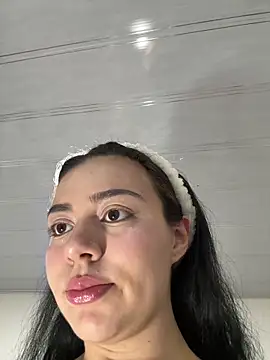 Snapshot of Midori_rosse chatting on May 16, 2026, 12:29 am Midori rosse online show from May 16, 2026, 12:29 am