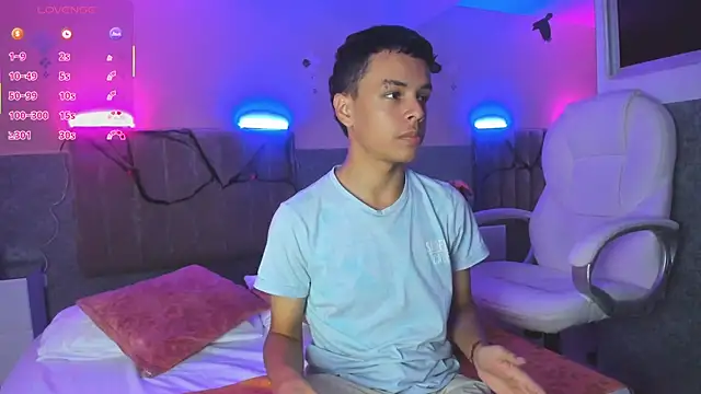 Xavier Fox    online show from October 26, 2025, 4:51 am