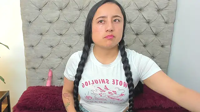 Samanta Fischer online show from November 14, 2025, 11:31 am