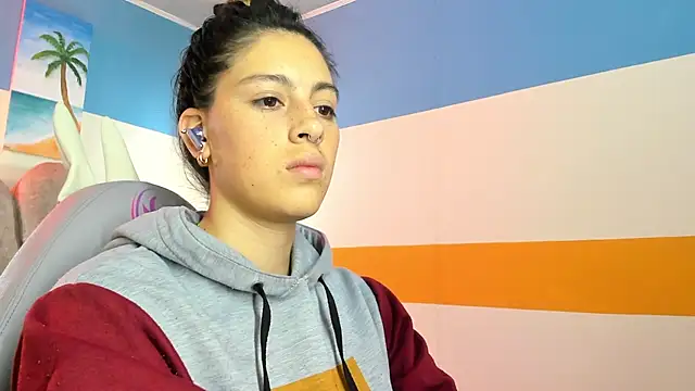 Snapshot of moon_winy chatting on October 27, 2025, 11:25 am moon winy online show from October 27, 2025, 11:25 am