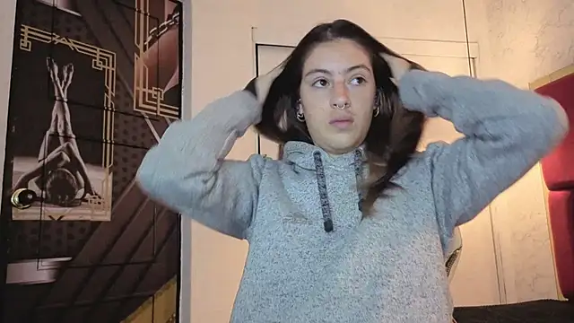 Snapshot of moon_winy chatting on November 24, 2025, 11:32 am moon winy online show from November 24, 2025, 11:32 am