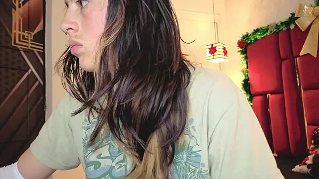 Snapshot of moon_winy chatting on December 14, 2025, 9:36 am moon winy online show from December 14, 2025, 9:36 am