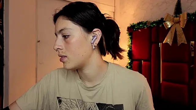 moon winy online show from December 21, 2025, 11:39 am