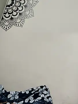 Snapshot of hershiran chatting on October 19, 2025, 9:04 pm hershiran online show from October 19, 2025, 9:04 pm