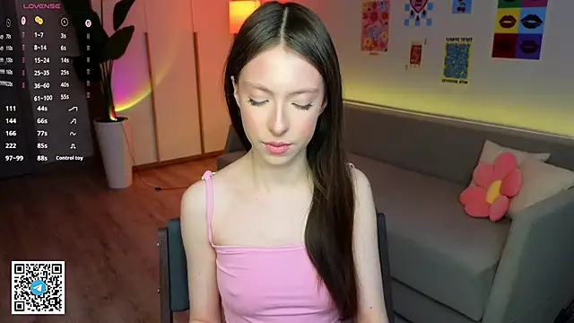 Yasmin Kass online show from April 3, 2026, 6:33 am