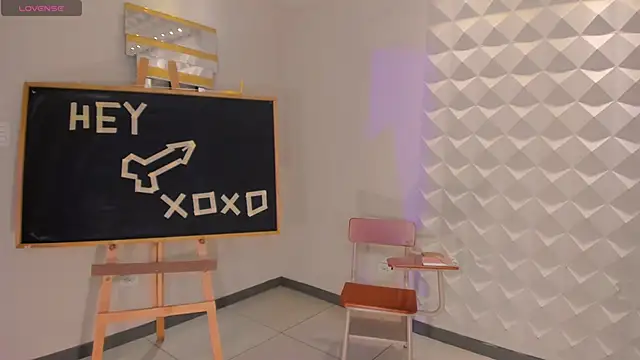 Snapshot of ScarlettBlaze_ chatting on October 31, 2025, 1:01 pm ScarlettBlaze online show from October 31, 2025, 1:01 pm