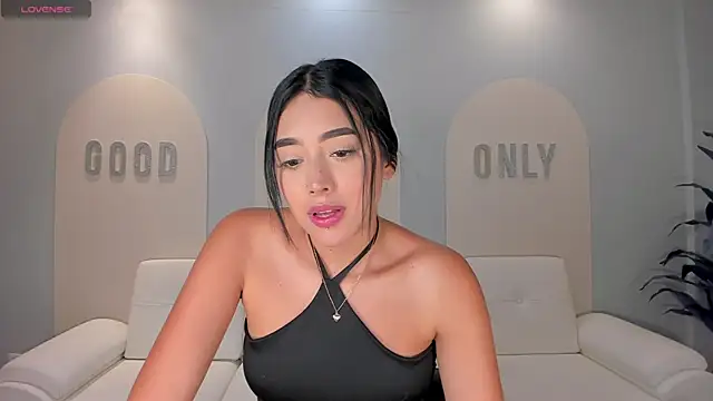ScarlettBlaze  online show from May 4, 2026, 12:01 pm