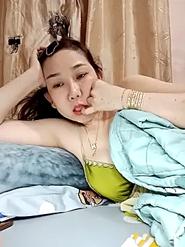 Ana-love2025 online show from November 18, 2025, 1:04 pm