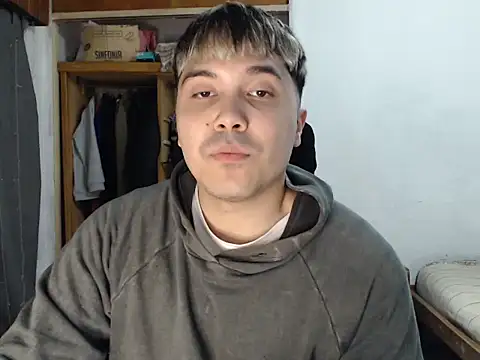 Snapshot of CuteAlexBoy chatting on April 16, 2026, 9:04 pm CuteAlexBoy online show from April 16, 2026, 9:04 pm
