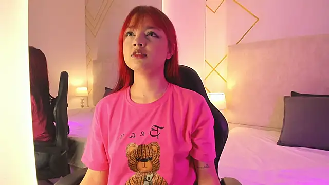 Snapshot of Martinaa_Garcia chatting on December 13, 2025, 7:53 pm Martinaa Garcia online show from December 13, 2025, 7:53 pm