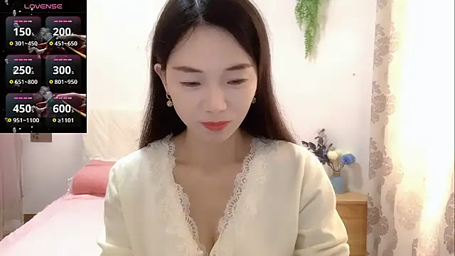 Snapshot of Keke-Baby170 chatting on November 27, 2025, 6:15 am Keke-Baby170 online show from November 27, 2025, 6:15 am