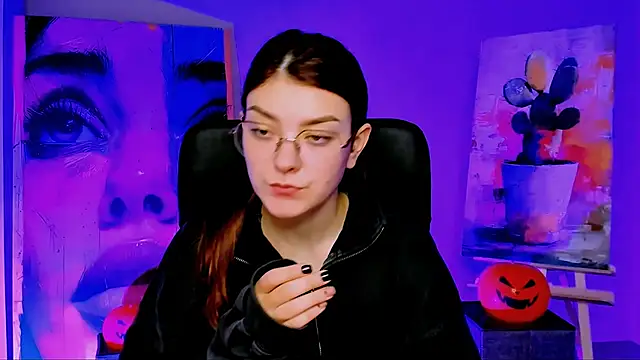 AnaSteisher online show from October 28, 2025, 1:25 pm