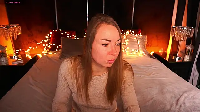 VixenMuse online show from February 26, 2026, 9:03 pm