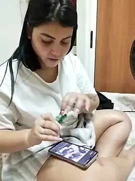 Cubanitaxxx online show from November 12, 2025, 4:35 am