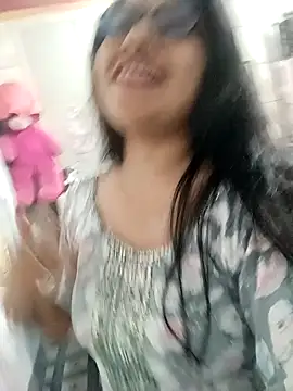 Vanshika1432 online show from November 7, 2025, 6:13 am