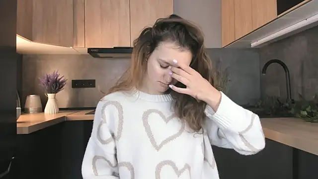 Snapshot of FoxFever chatting on December 2, 2025, 6:30 am FoxFever online show from December 2, 2025, 6:30 am