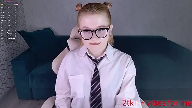 Snapshot of NayaValen chatting on June 19, 2026, 4:22 pm NayaValen online show from June 19, 2026, 4:22 pm