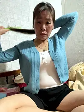 tabby-cat11 online show from January 13, 2026, 5:24 am