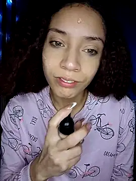 Luna-Vixen1 online show from November 19, 2025, 10:26 am