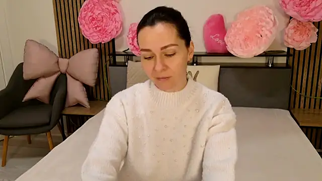 DitaNoir online show from February 20, 2026, 7:10 am