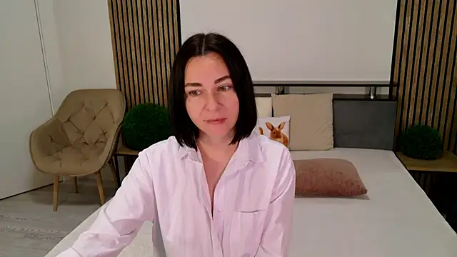 Snapshot of DitaNoir chatting on July 13, 2026, 5:43 am DitaNoir online show from July 13, 2026, 5:43 am