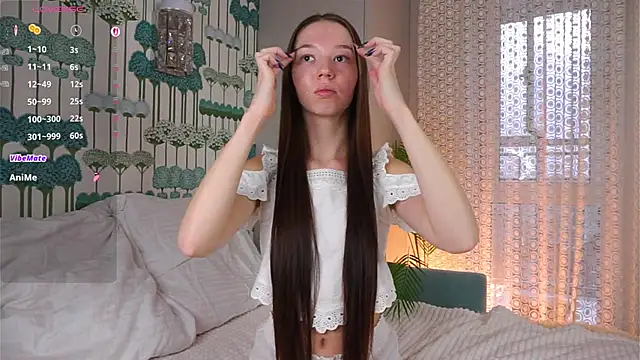 MayaHjelm online show from November 9, 2025, 4:33 am