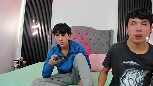 Snapshot of hoot_booys_ chatting on October 27, 2025, 3:38 pm hoot booys online show from October 27, 2025, 3:38 pm